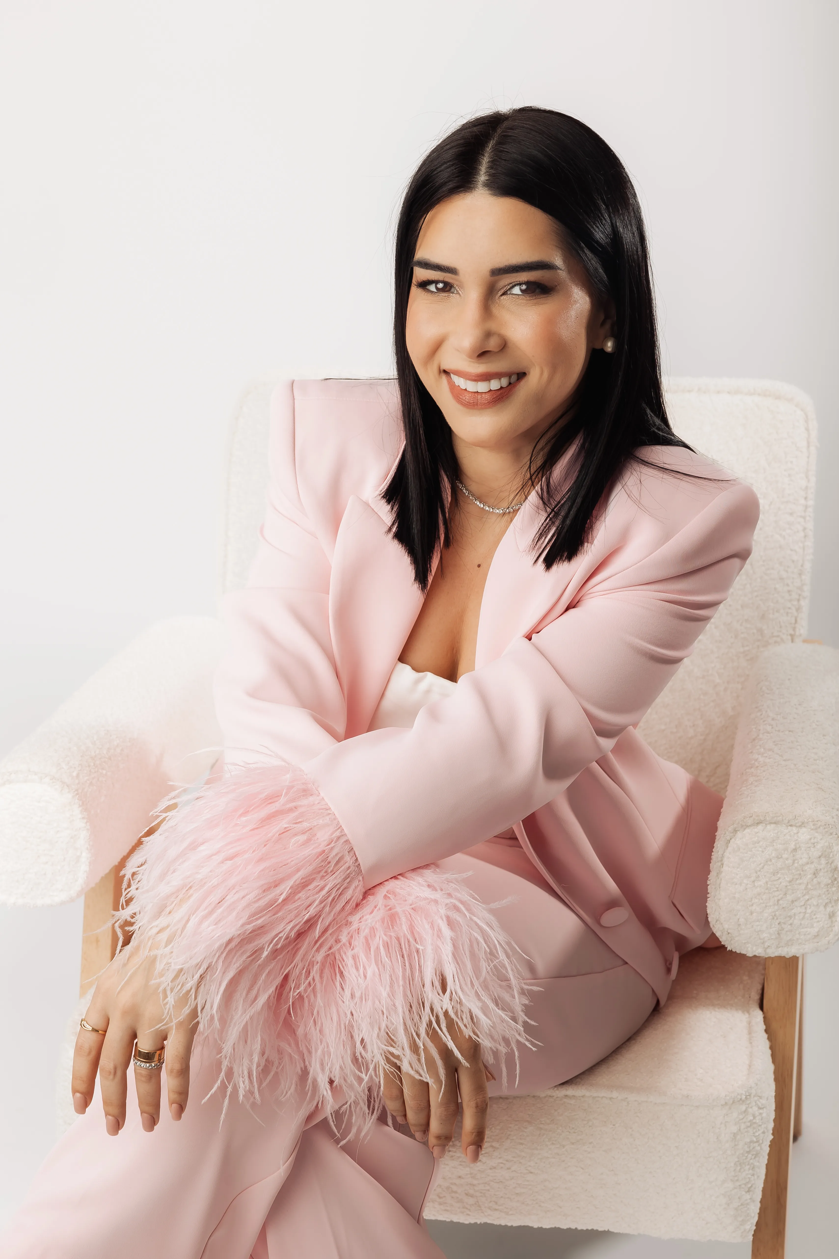 Carla Ribeiro — Especialista em Sobrancelhas e Estética Facial